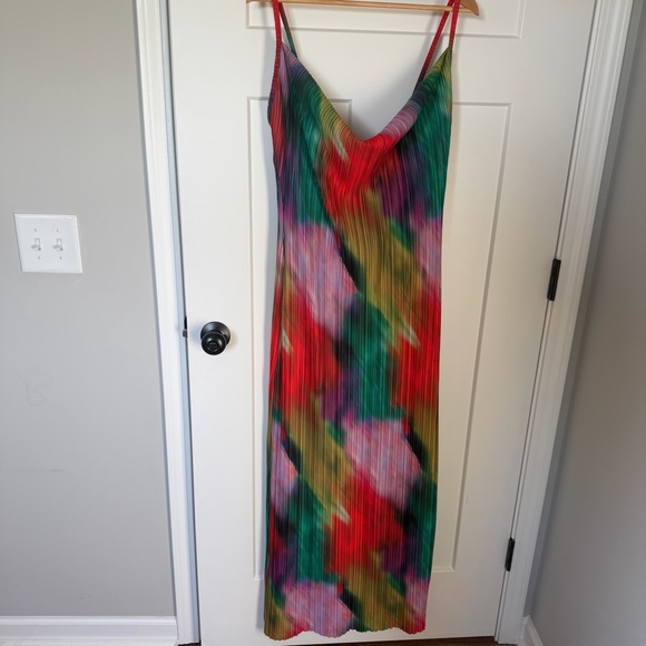 PrettyLittleThing Plus Size Multi-Color watercolor Maxi Dress Size 16 NWOT - Picture 3 of 9